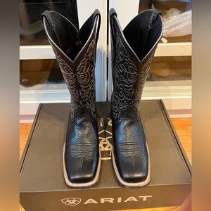 Ariat Round Up Remuda Western Boot.  Color Black Deertain.  Style No 10034024